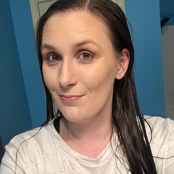 Meet your Posher, Amanda - Picture 1 of 1